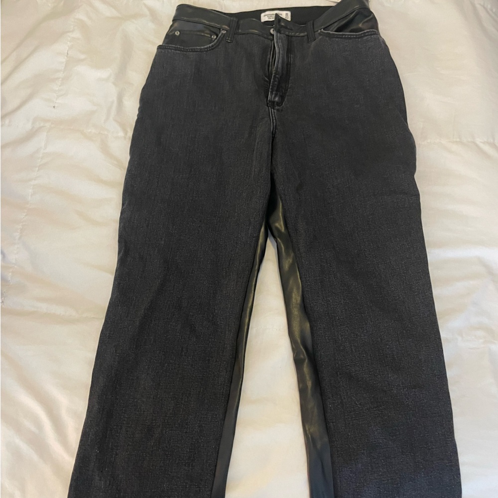 Abercrombie & Fitch The Ankle Straight Ultra High Rise Jeans